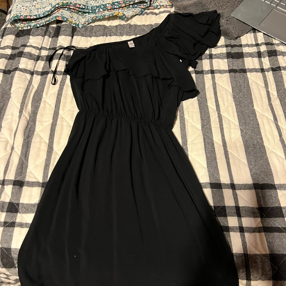 black one shoulder dress